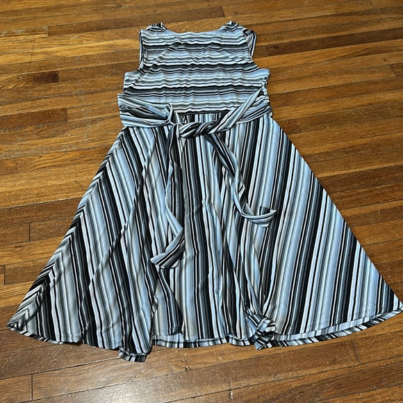 Maurices Striped Sleeveless Dress, Knee Length, XL - Picture 4 of 4